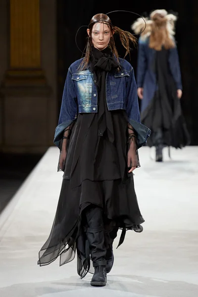 Look 2